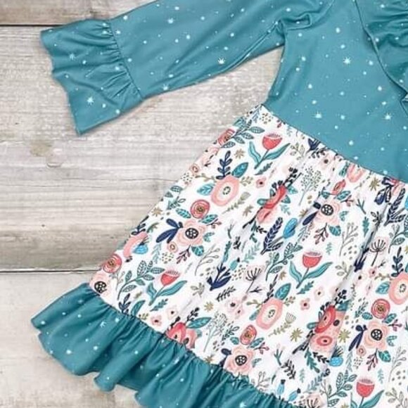 Pete & Lucy Teagan Floral Dress - Picture 4 of 6